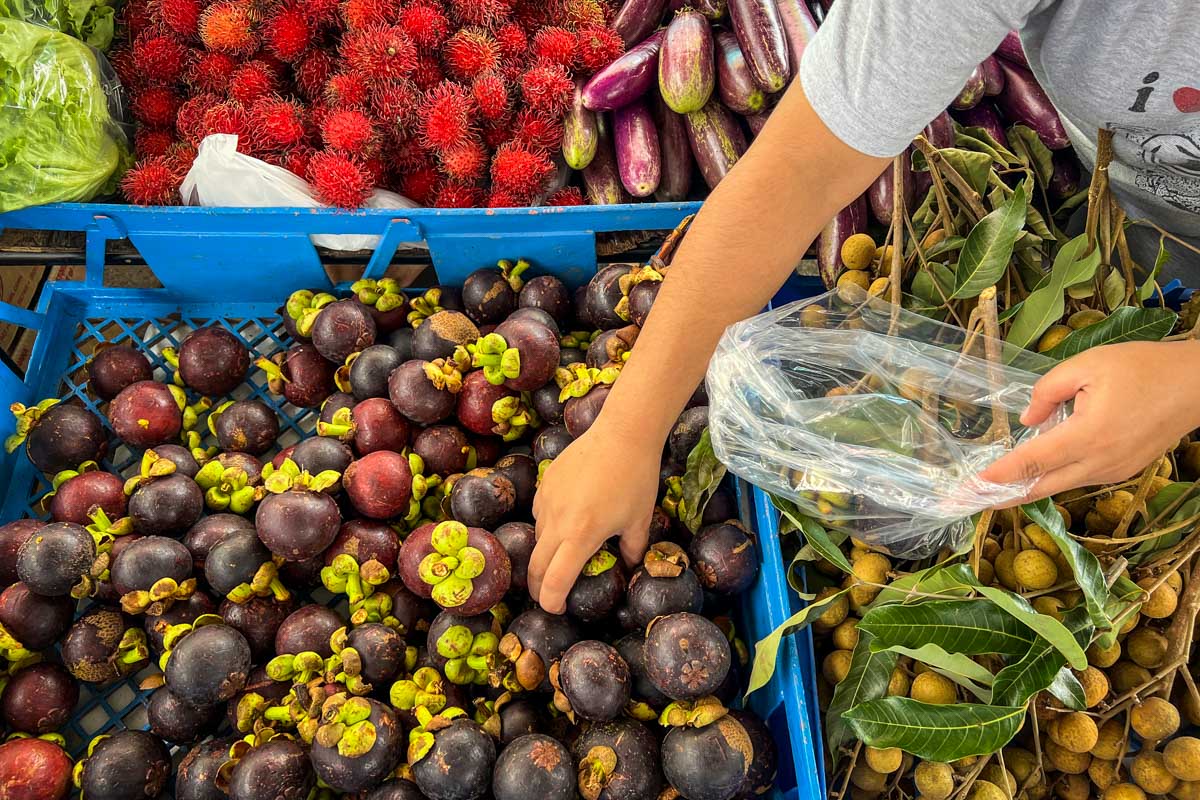 17 Hawaiian Fruits You Must Try How To Eat Them