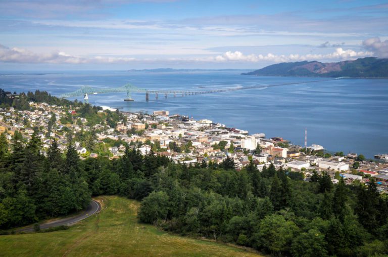 17 Charming Oregon Coast Towns You’ll Love