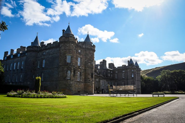 40 Insanely Fun Things to do in Edinburgh | Two Wandering Soles