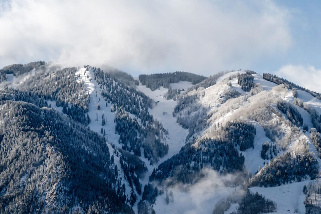 Aspen Snowmass Colorado Ski Resort_STOCK-U 2