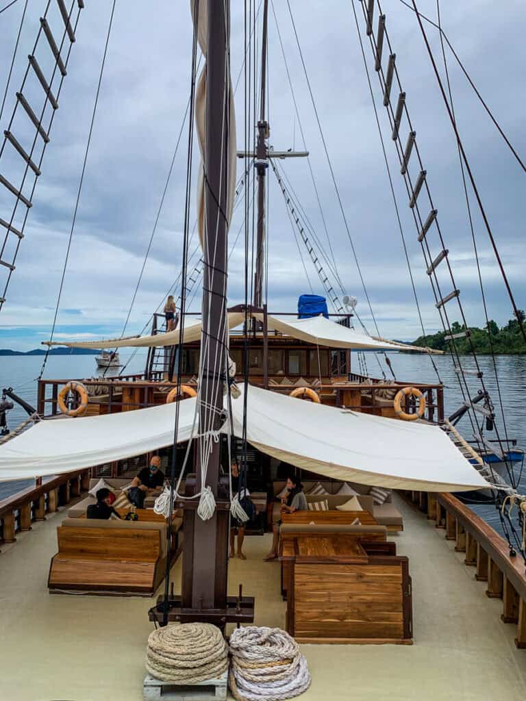 Raja Ampat Liveaboard (Lindsay Ross) 3