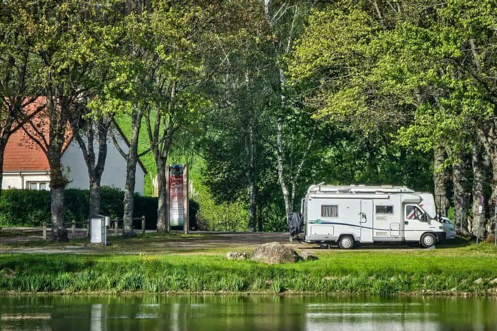 Free RV campsite near lake France (Veerle and Koen)