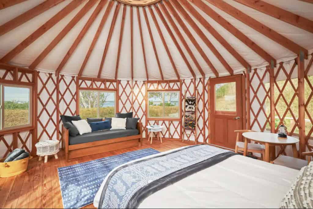 Fortland Yurt (Airbnb)