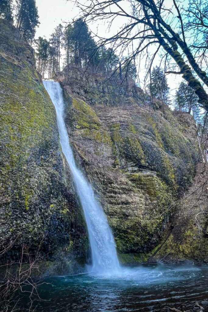 Horsetail Falls in Columbia River Gorge near Portland, Oregon